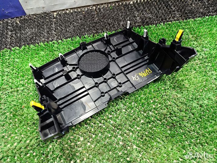 Декоративная решетка динамика Toyota Land Cruiser Prado