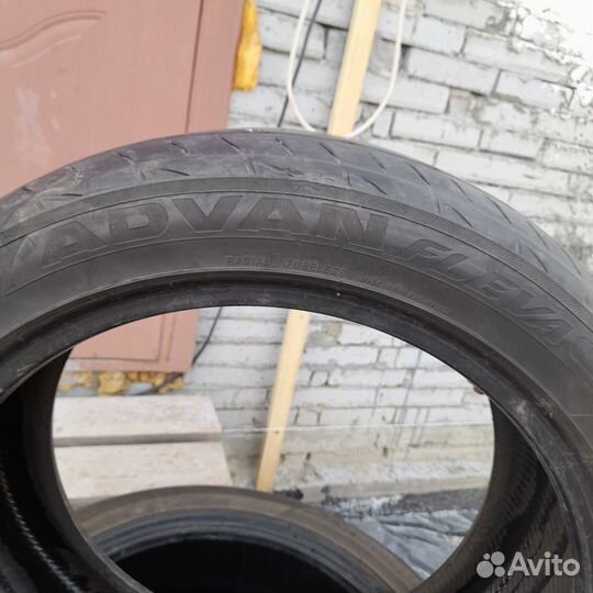 Yokohama Advan Fleva V701 245/45 R18