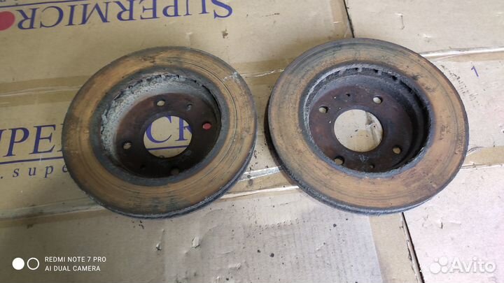 Тормозные диски передние Mitsubishi Galant e33a