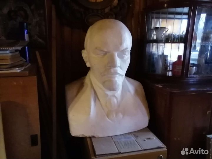 Бюст ленина