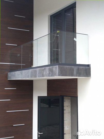 Балконное ограждение из закаленного стекла