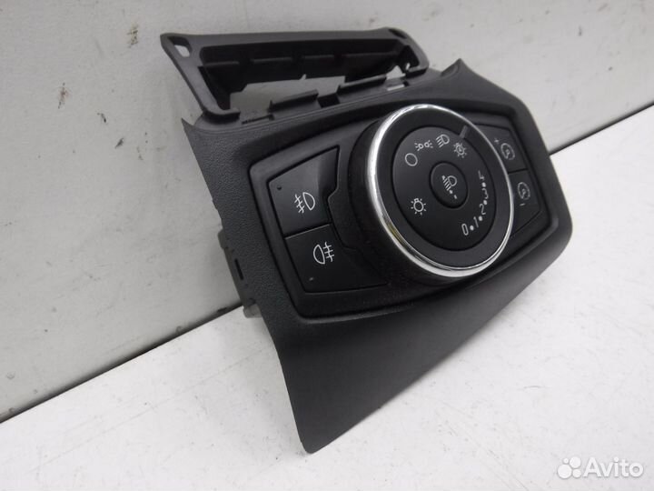 Блок управления освещением на Ford Focus III