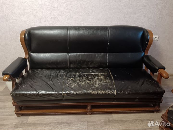Кожаный диван бу