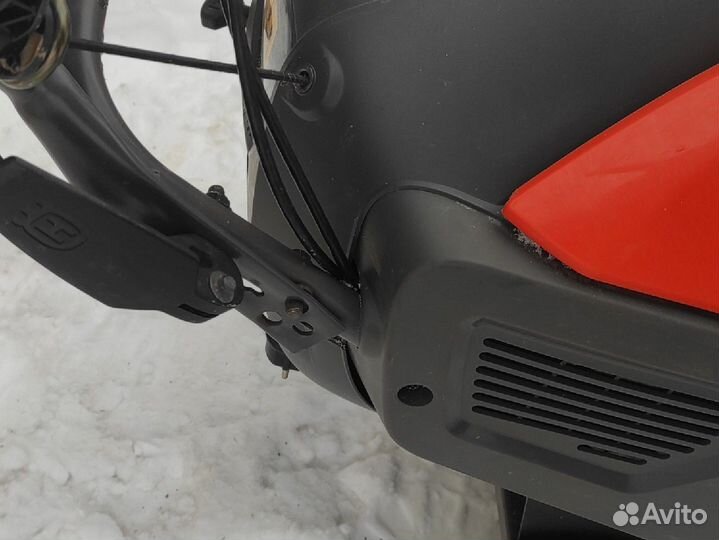 Снегоуборщик бензиновый