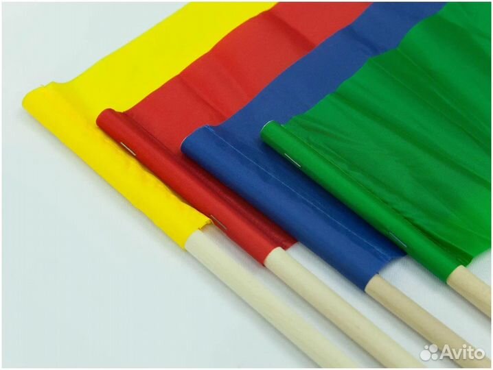 Флажки желтый и красный