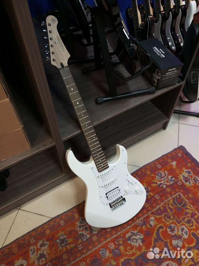 Электрогитара yamaha pacifica 012