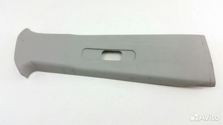 Обшивка стойки правая Mitsubishi Pajero V78W 4M41