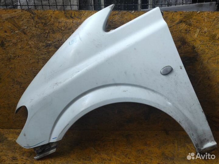 Крыло для левое Mercedes Vito W639 2.2 OM646 2005