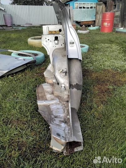 Крыло заднее левое Тойота corolla 120