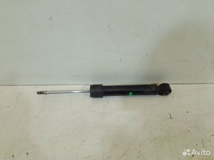 Амортизатор задний Toyota Camry V70 2018