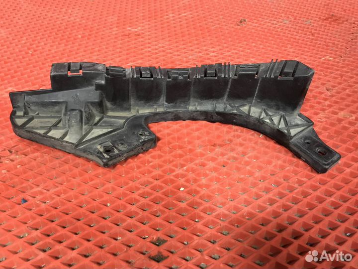 Кронштейн фары правый Subaru Forester S12 SH