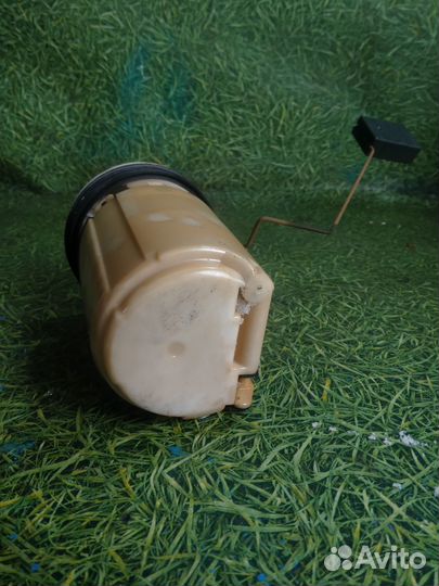 Топливный насос Мицубиси Каризма 1.6л 2002г