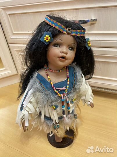 Коллекционная фарфоровая кукла индианка индеец