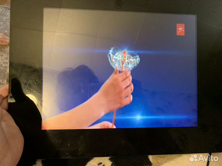 Цифровая фотовидеорамка 16,5