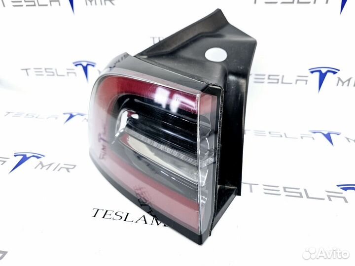 Фонарь задний левый Tesla Model 3 2021 1077397-00
