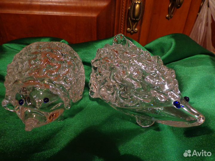 Семья ежиков из хрусталя