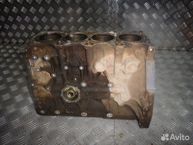 Блок двс Suzuki M16A 1.6л SX4 (06-13) голый б/у