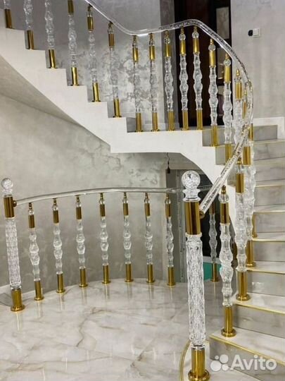 Перила прозрачные модные 2025