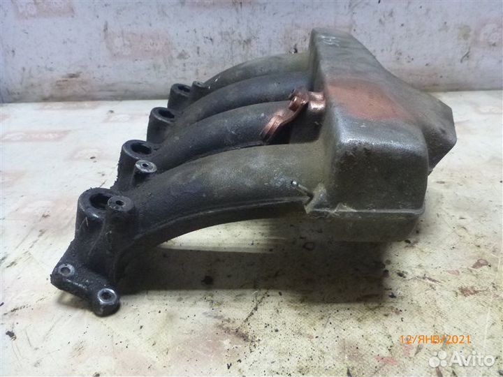 Коллектор впускной Audi A4 B5 AEB 1997