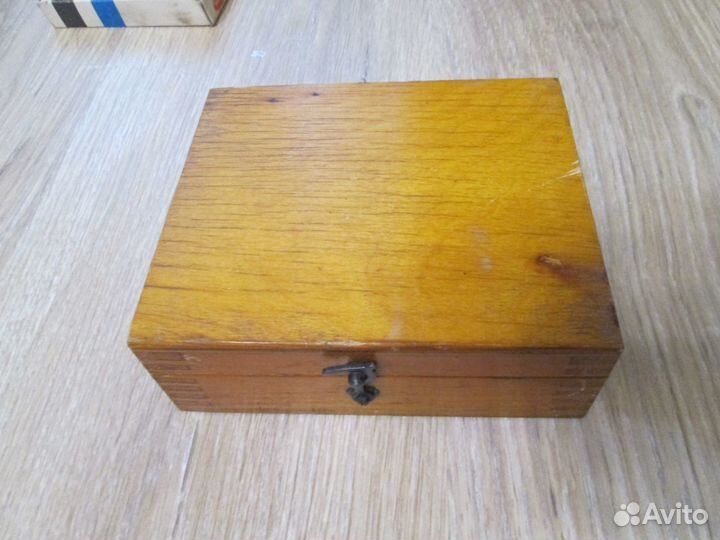 Коробочка деревянная