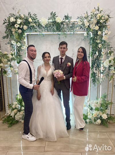 Выездная регистрация брака, регистратор