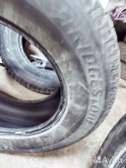 Bridgestone Blizzak Ice 265/65 R17