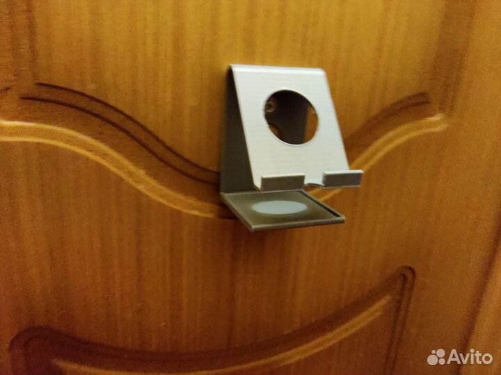 Туалетная подставка для телефона с полочкой