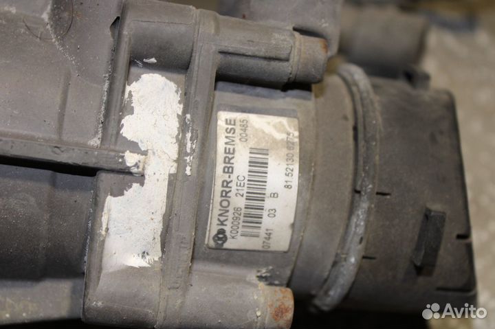 Тормозной кран с педалями на MAN 81.52130-6275