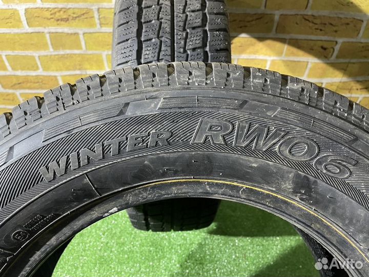 Hankook Winter RW06 215/65 R16C 109R