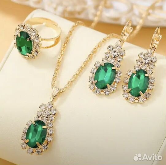 Комплекты украшений