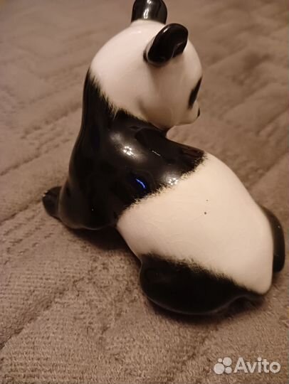 Статуэтка фарфор