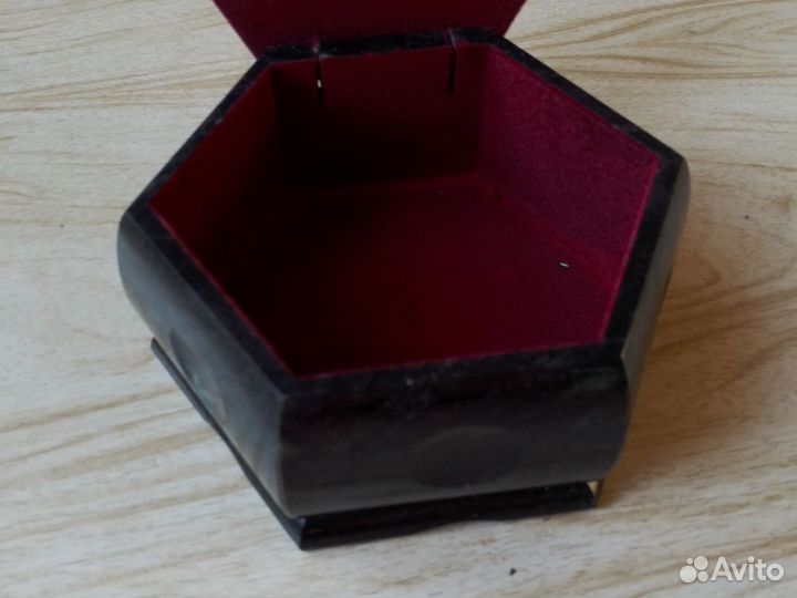 Шкатулка из натурального камня (змеевик)