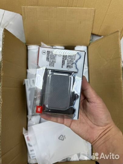 Беспроводная колонка jbl go 3