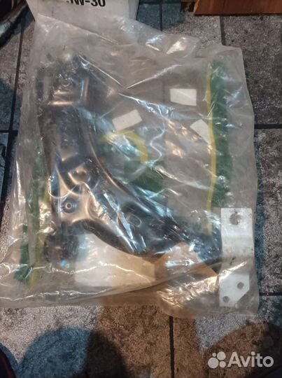 Volkswagen tiguan пассат передний левый рычаг