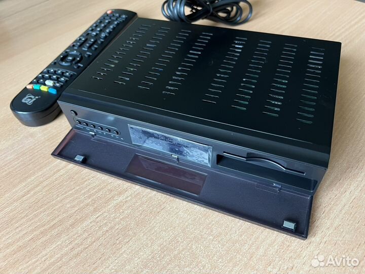 Спутниковый ресивер триколор НТВ+ Gi S8120