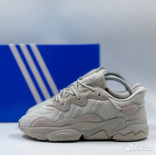 Кроссовки женские Adidas Ozweego