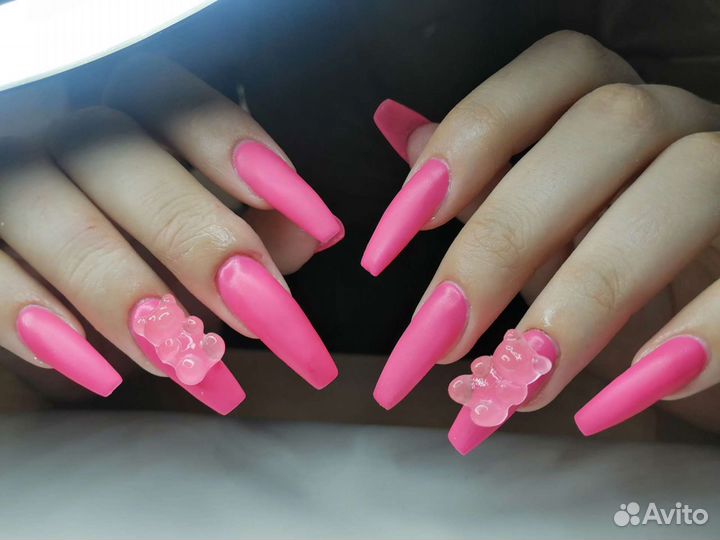 Маникюр и педикюр