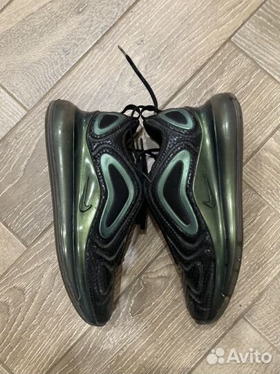 Nike air max 720 throwback future