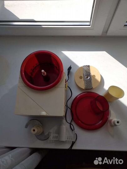 Кухонный комбайн (универсальный) на запчасти