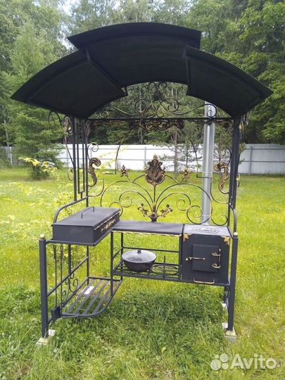 Мангал с крышей