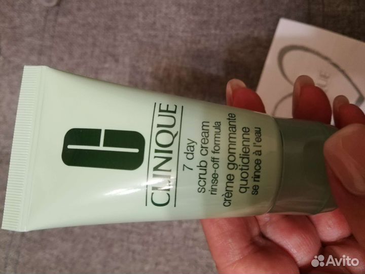 Clinique косметичка с наполнением