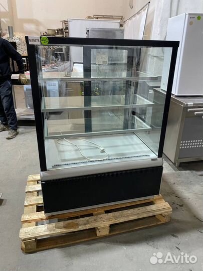 Кондитерская витрина