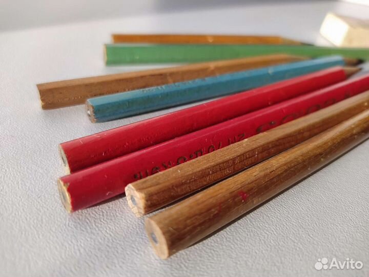 8 б/у Советских простых карадашей+ ластик СССР