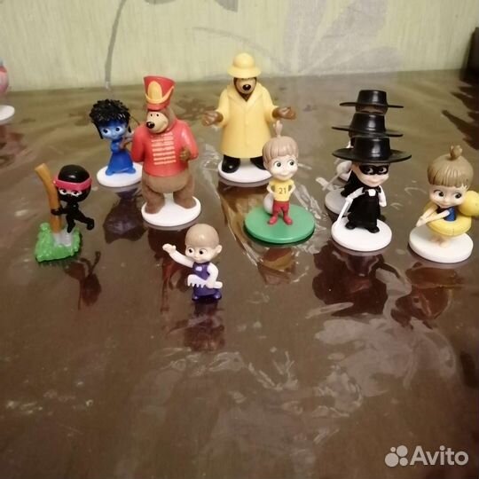 Фигурки из свитбокса и киндера