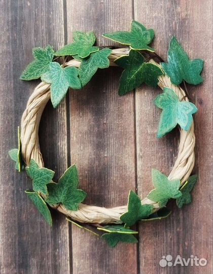 Венок на стену с листьями плюща