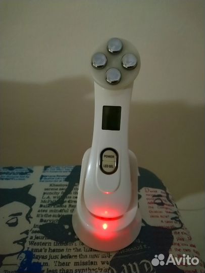 Аппарат для лица микротоки и массаж, светотерапия