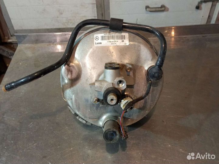 Вакуумный усилитель тормозов Mercedes W220