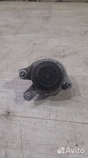 Подушка двс правая Mercedes Benz E Class W 213 С