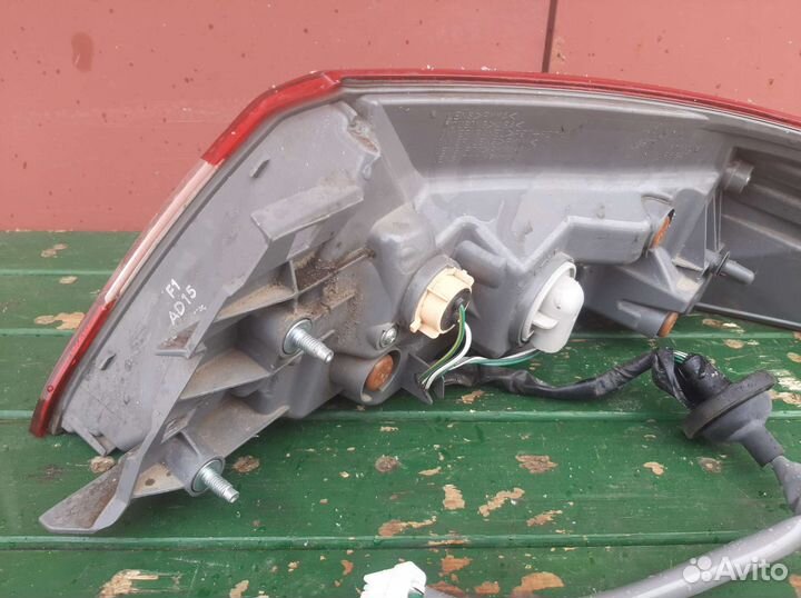 Фонарь Infiniti M25 M37 M56 Y51