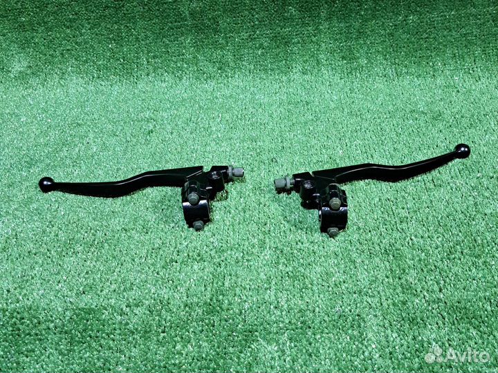 Ручки сцепления и тормоза на мотоцикл